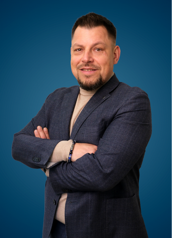 фото сотрудника